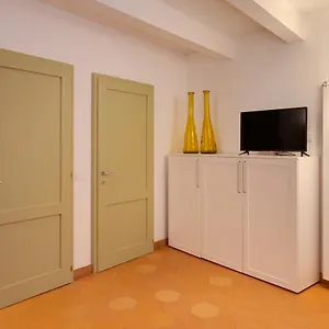 Casa Flora Bed & Breakfast